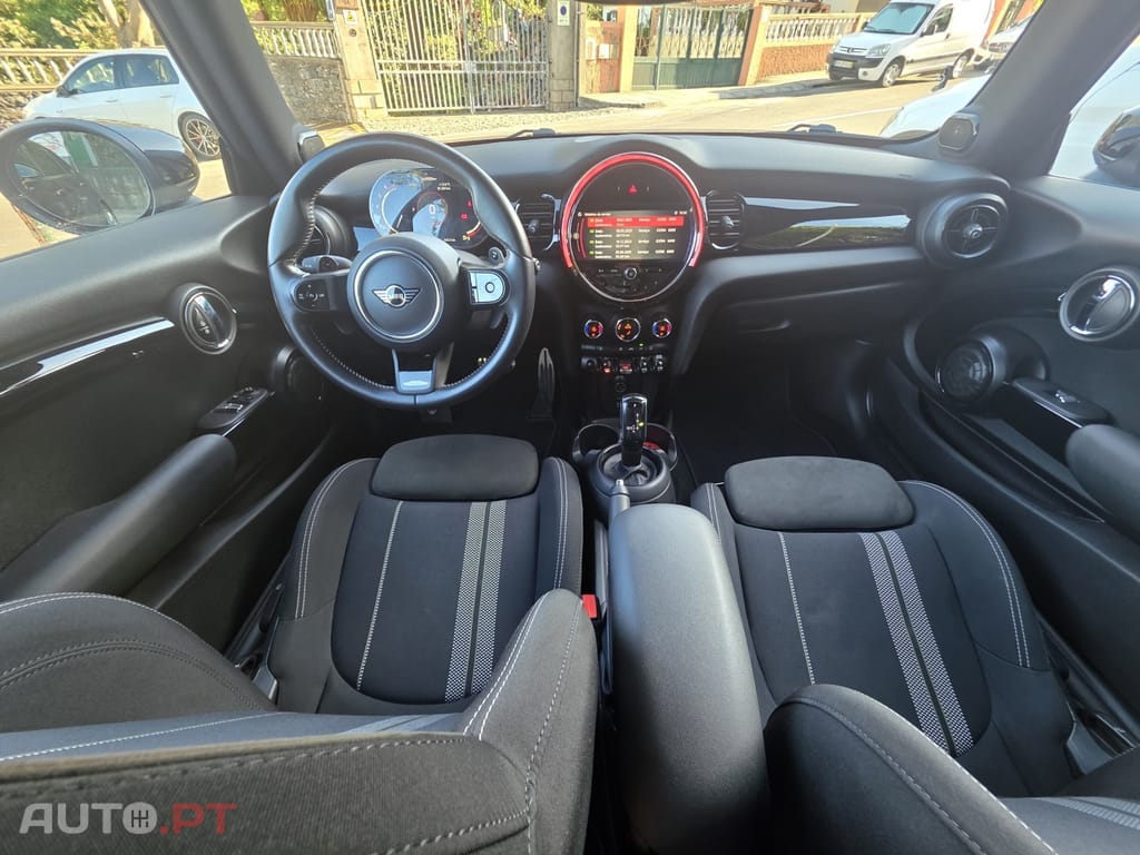 MINI Cooper John Cooper Works Auto Desportiva