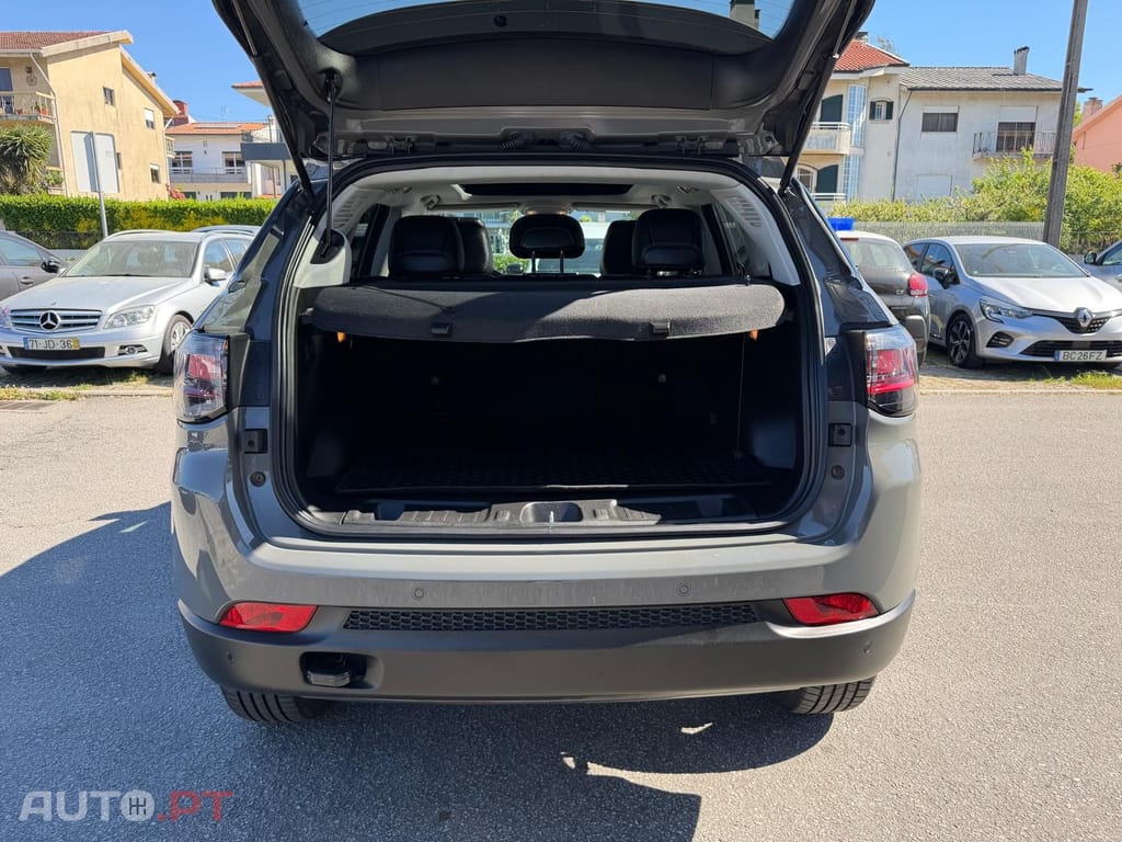 Jeep Compass 1.3 TG Trailhawk