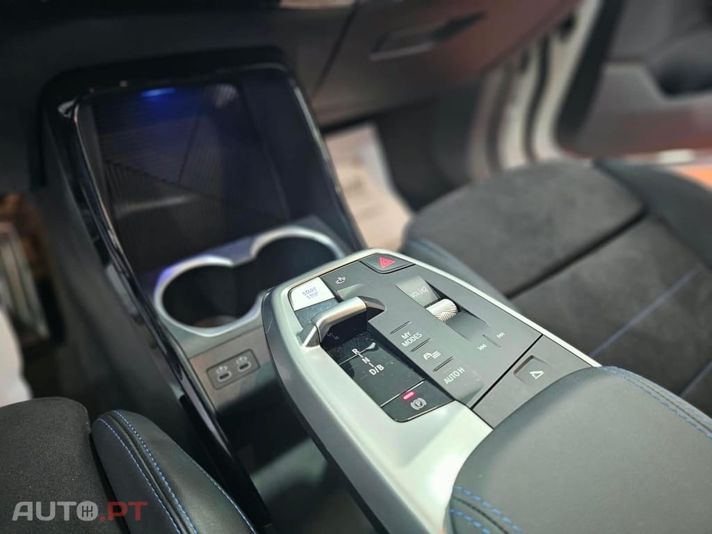 BMW iX1 eDrive20 Edição Desportiva M