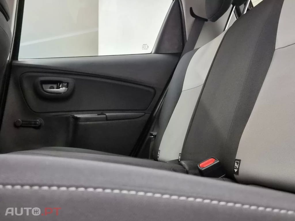 Toyota Yaris 1.5 HSD Comfort+P.Style