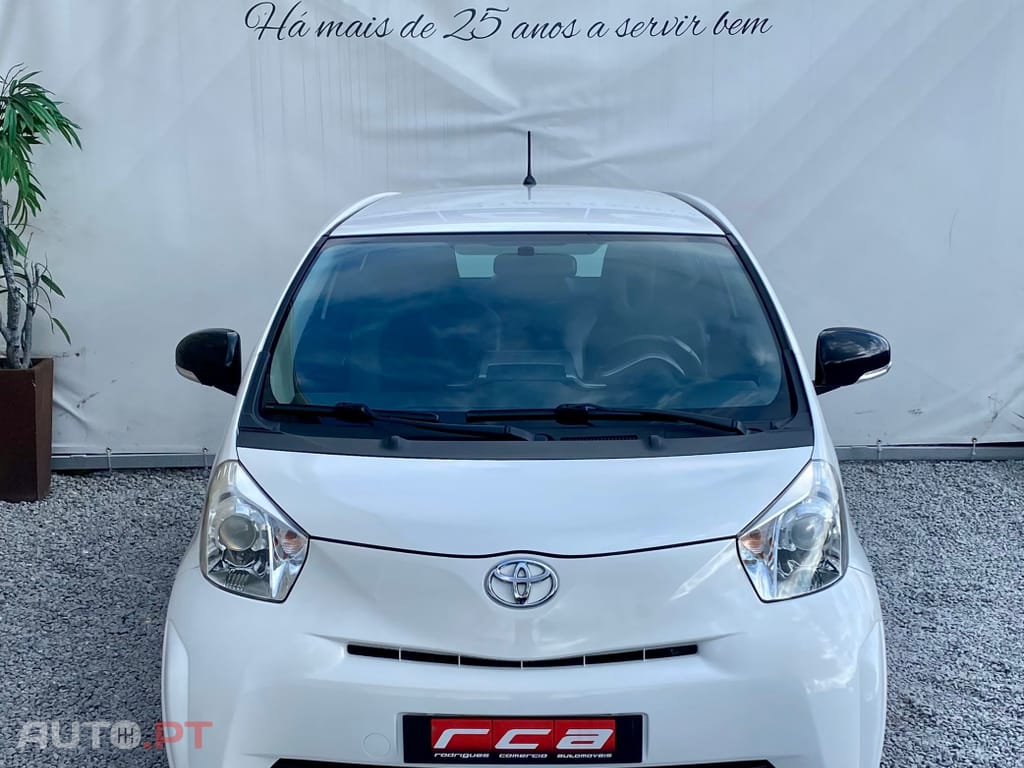 Toyota iQ 1.4 D-4D 2 NAVI+Bluetooth