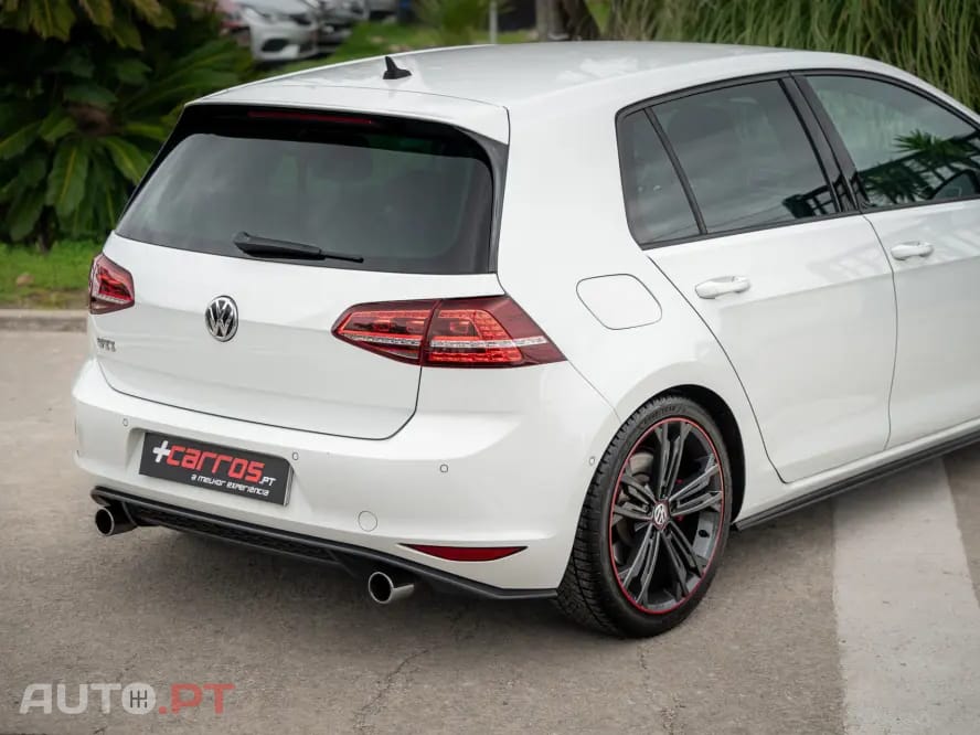 Volkswagen Golf GTI TCR 2.0 TSI OPF DSG