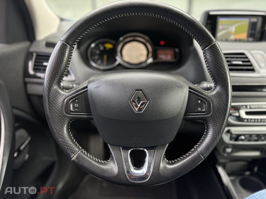 Renault Mégane Coupe 1.5 dCi Bose Edition SS — fotografia 13