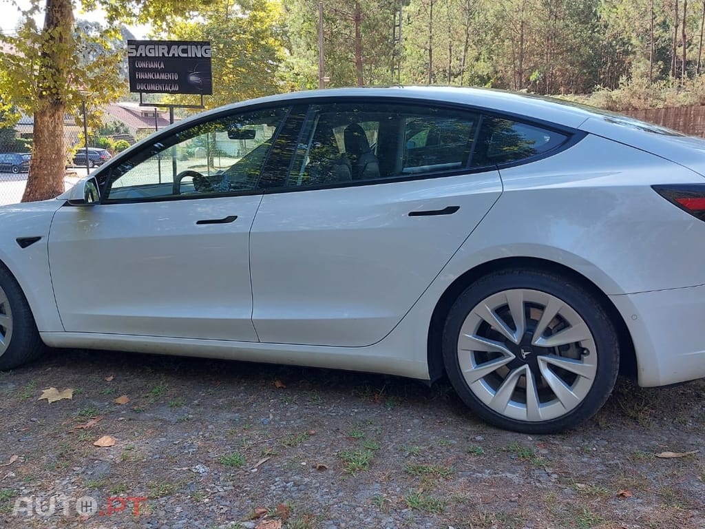 Tesla Model 3 Standard Range Plus RWD