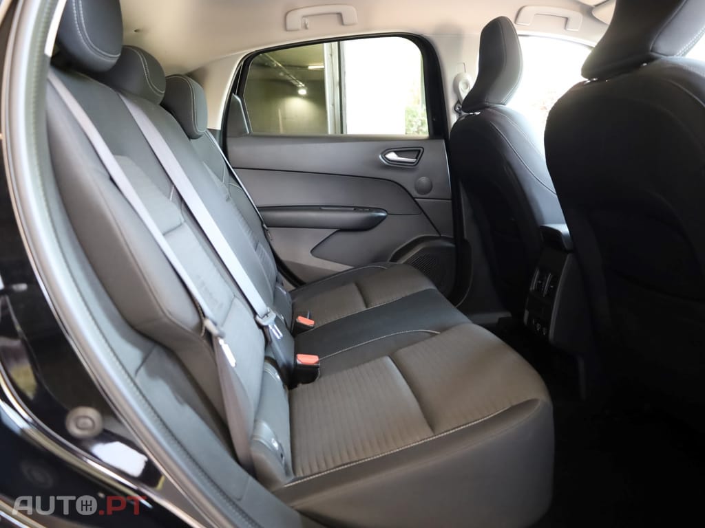 Renault Arkana 1.6 E-Tech Business