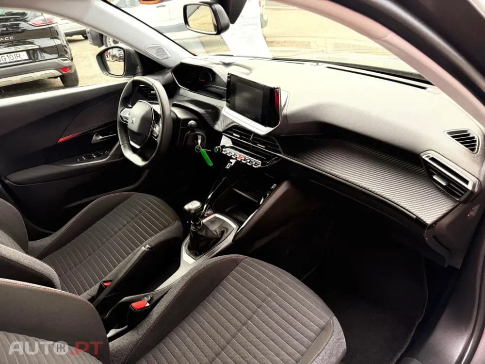 Peugeot 2008 1.2 PureTech Active Pack — fotografia 11