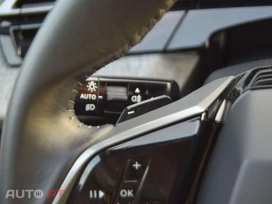 Peugeot 3008 1.2 Hybrid Allure e-DCS6