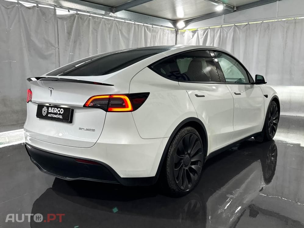 Tesla Model Y Performance Dual Motor AWD