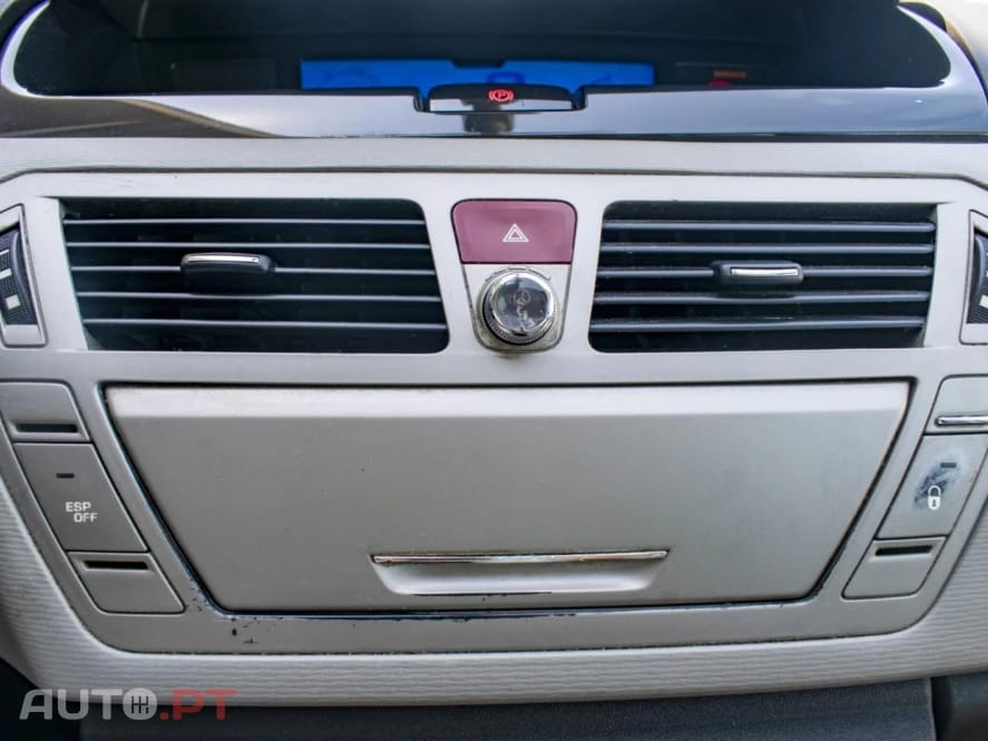 Citroen C4 Picasso Outro