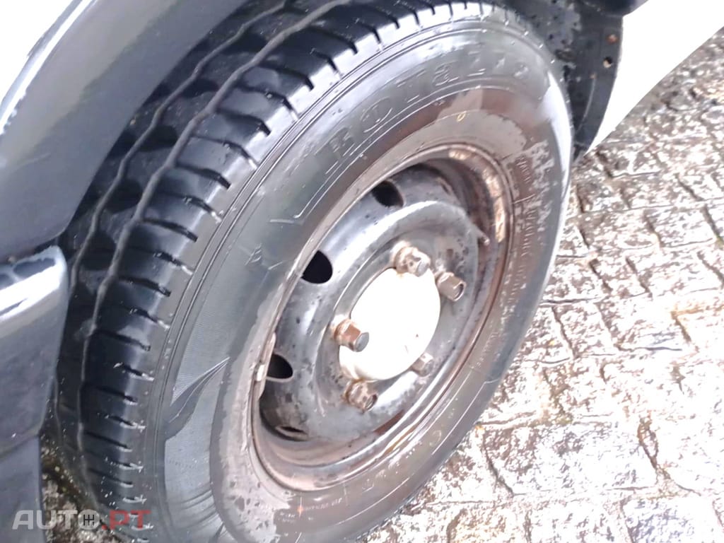 Renault Master 2.5 D 80HP Contentor de Fibra