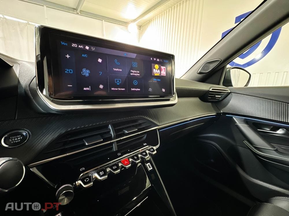 Peugeot E-2008 54 kWh GT