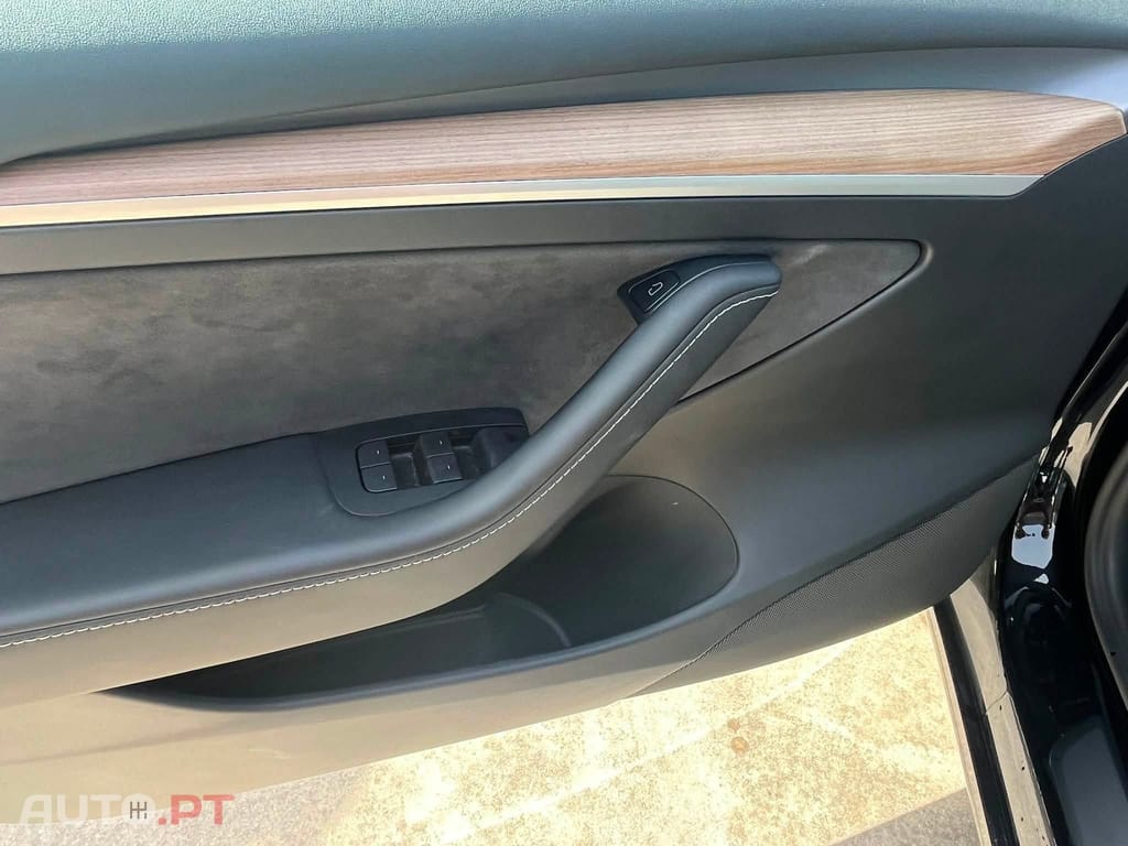 Tesla Model 3 Standard Range Plus RWD