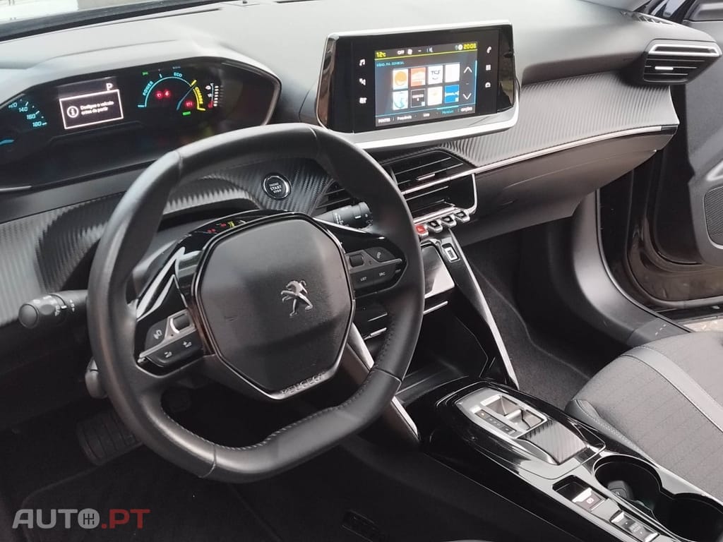 Peugeot E-2008 50 kWh Allure