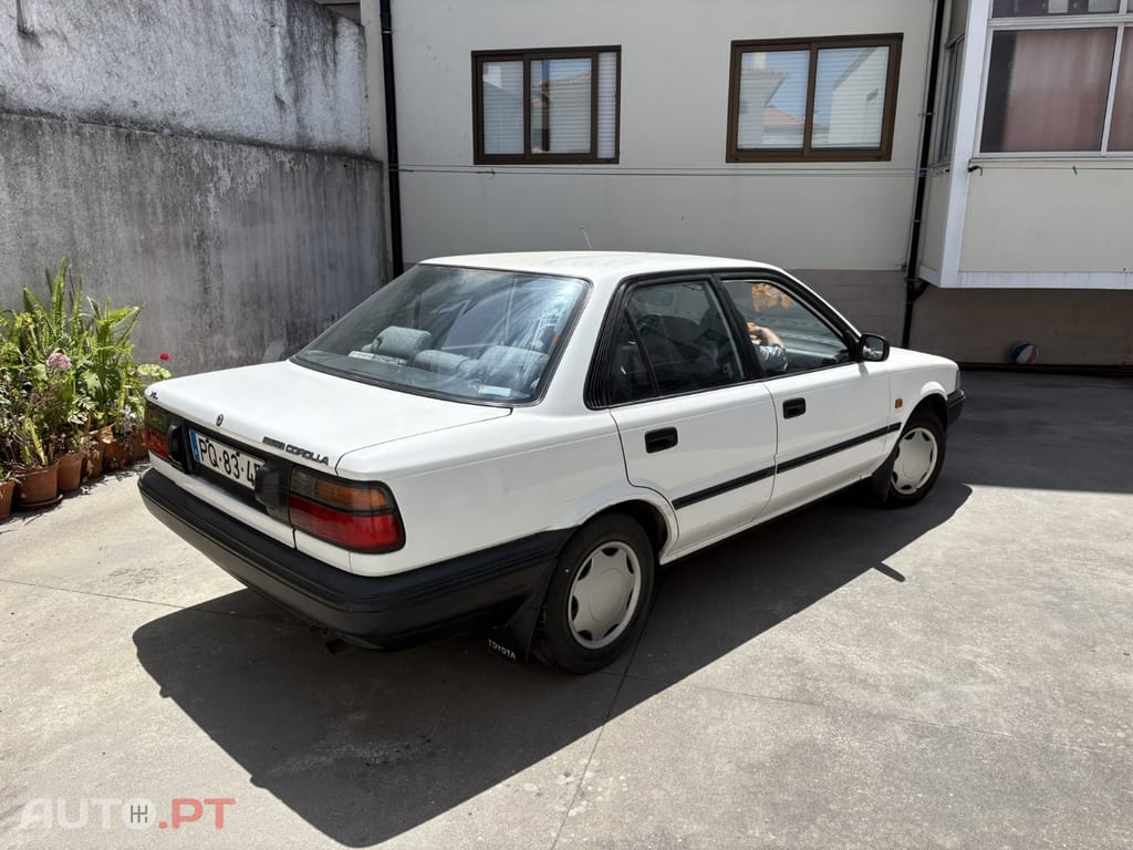 Toyota Corolla Sedan
