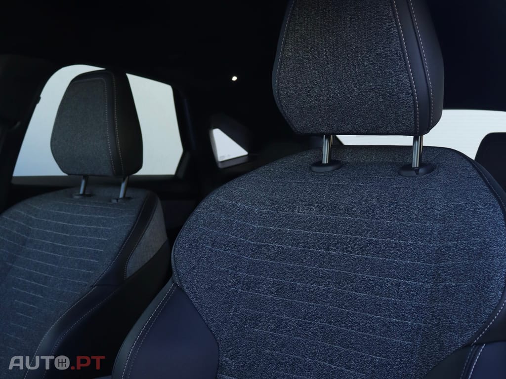 Peugeot 3008 1.2 Hybrid Allure e-DCS6