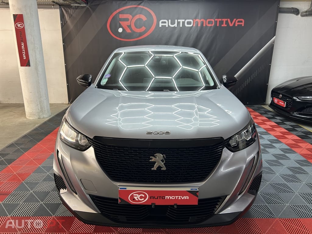 Peugeot 2008 1.2 PureTech Active EAT8