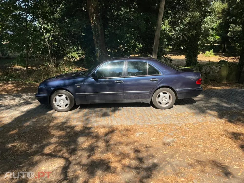 Mercedes-Benz E 300 TD Classic