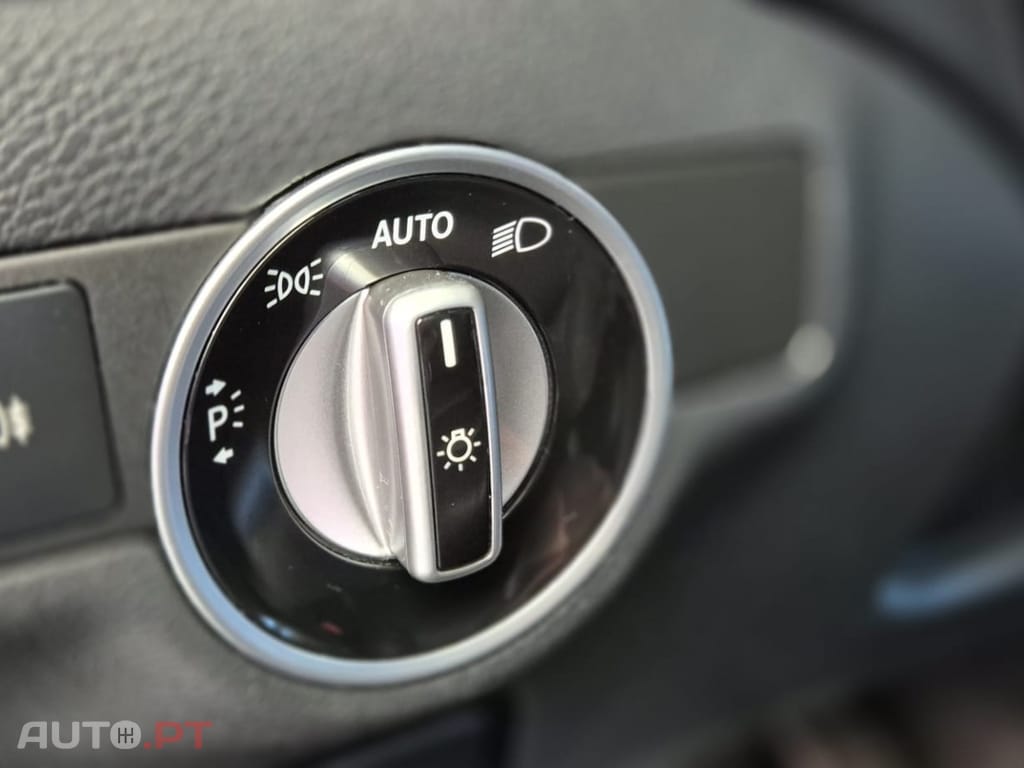 Mercedes-Benz CLA 220 CDI 7G-DCT AMG Line