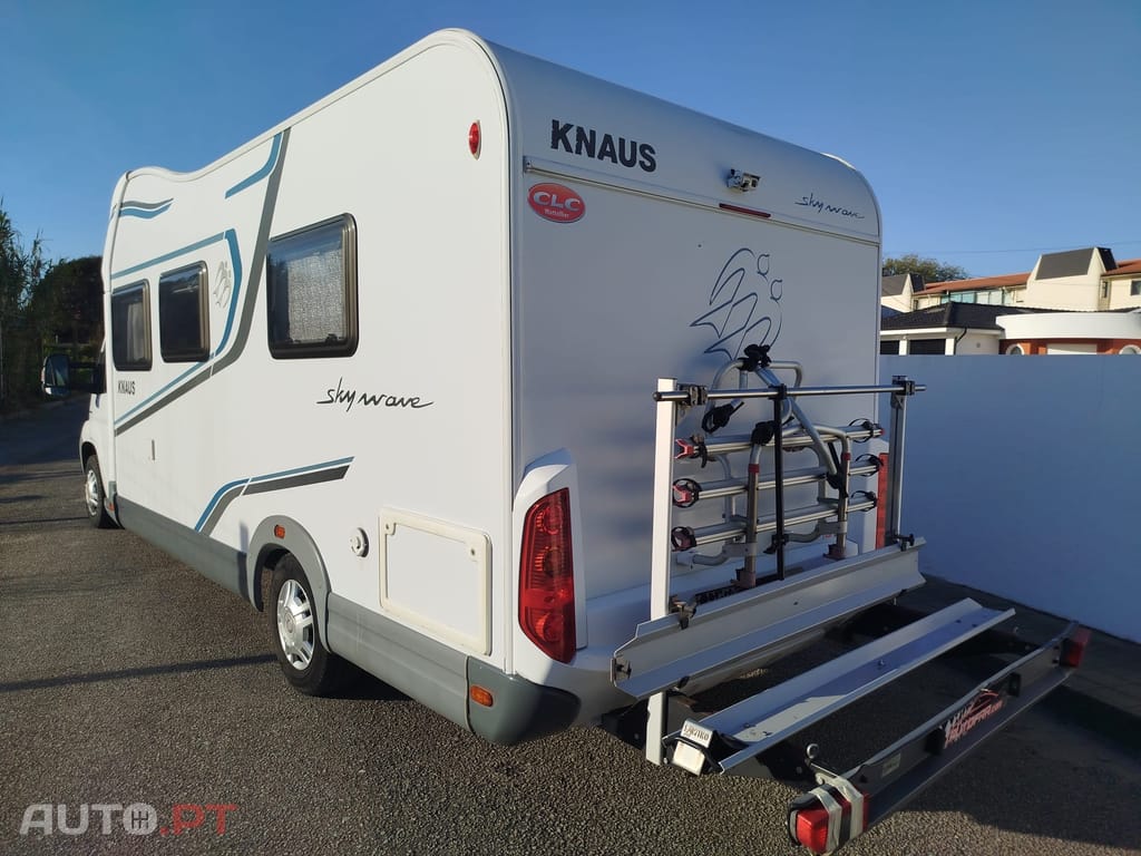 Knaus Südwind Sky wave.  Cama basculante E SUÍTE