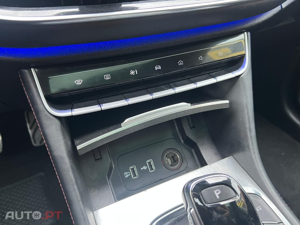 MG EHS PHEV Hybrid Luxury