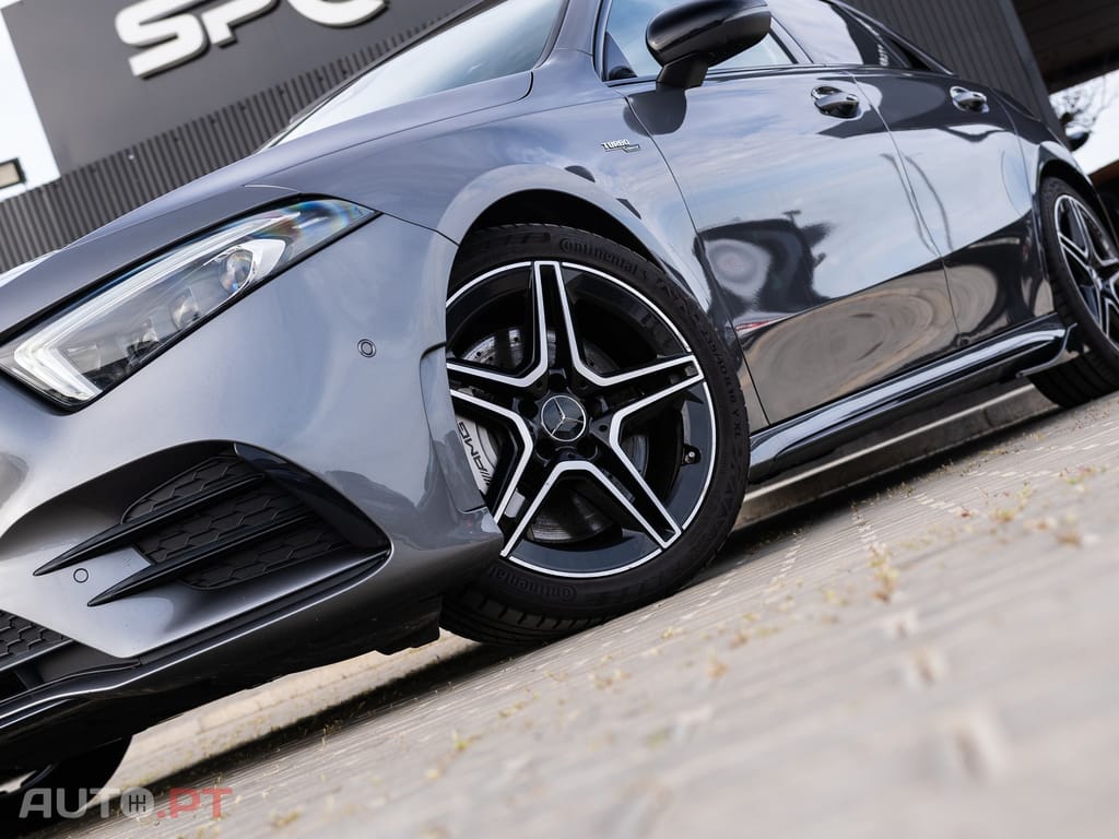Mercedes-Benz A 35 AMG 4Matic Speedshift DCT 7G