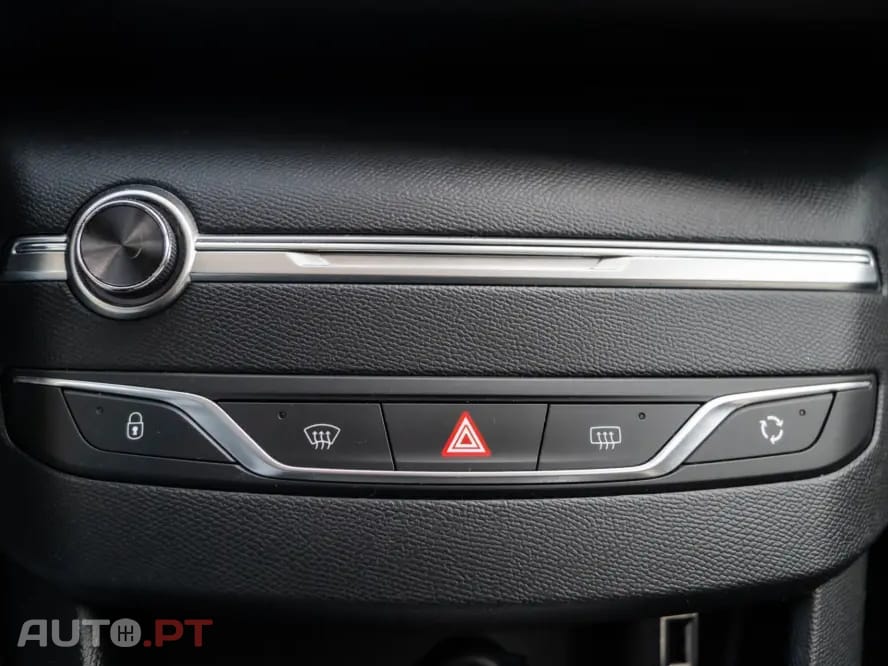 Peugeot 308 1.5 BlueHDi Business Line