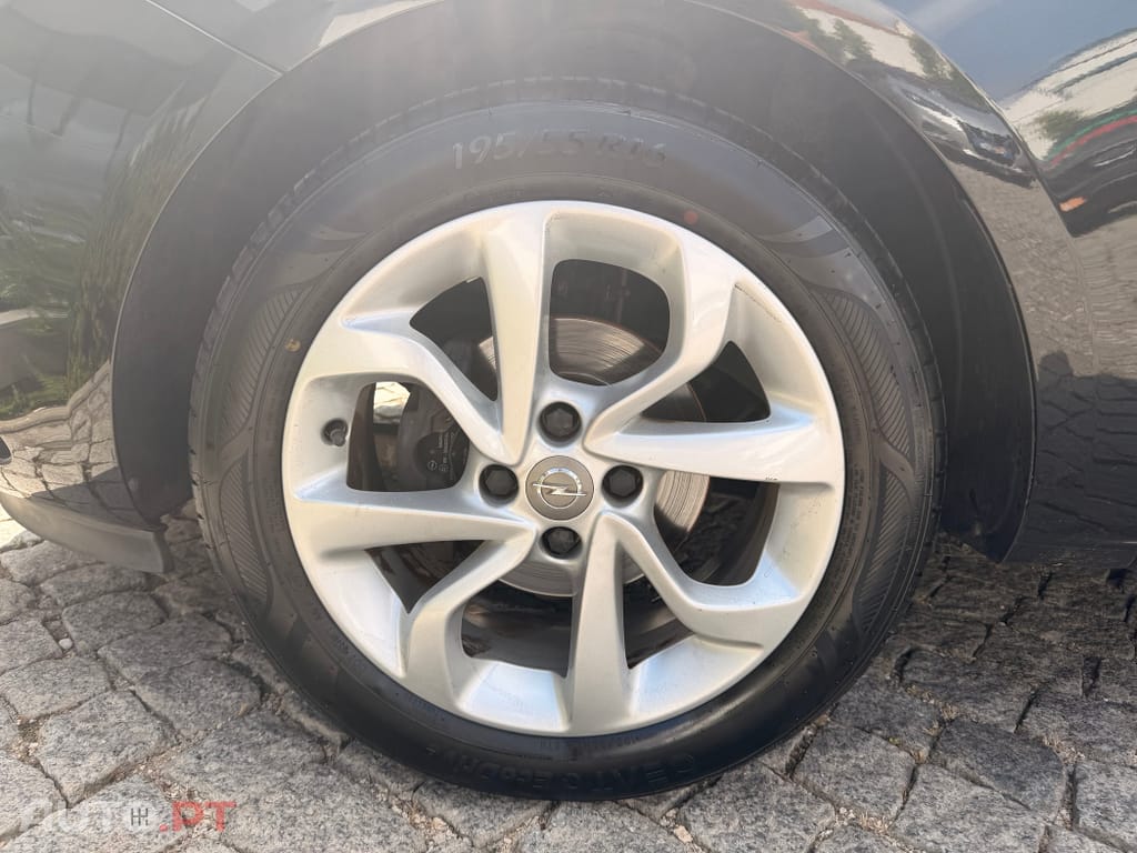Opel Corsa 1.2 120 Anos