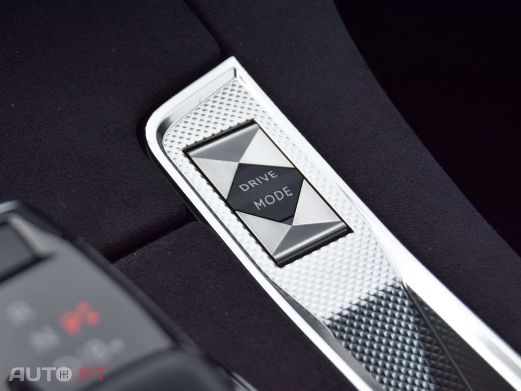DS DS7 E-Tense Performance Line EAT8