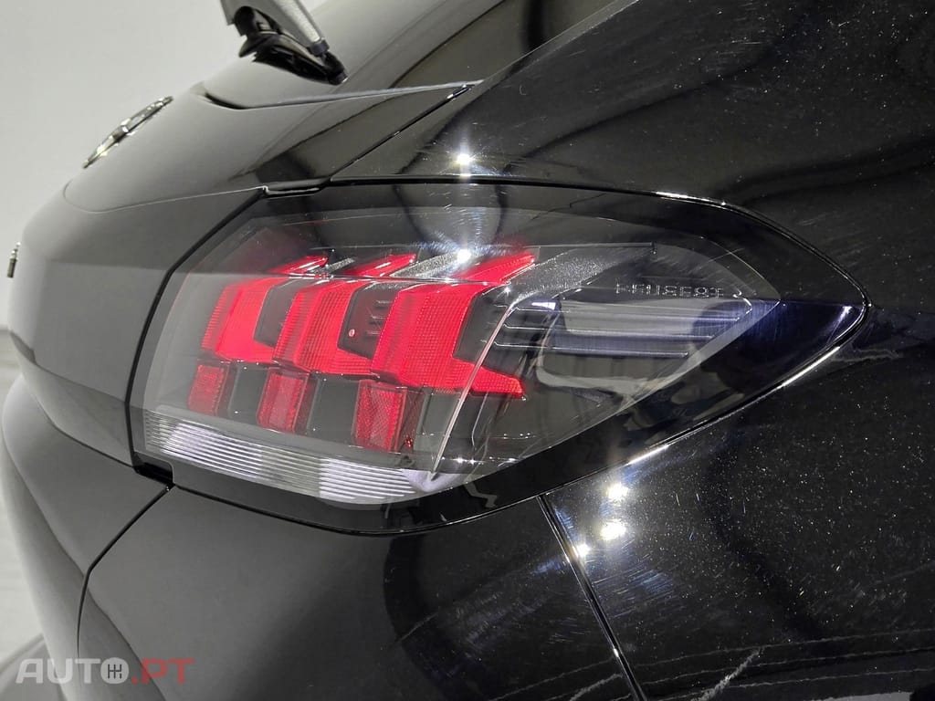 Peugeot E-208 50 kWh Style