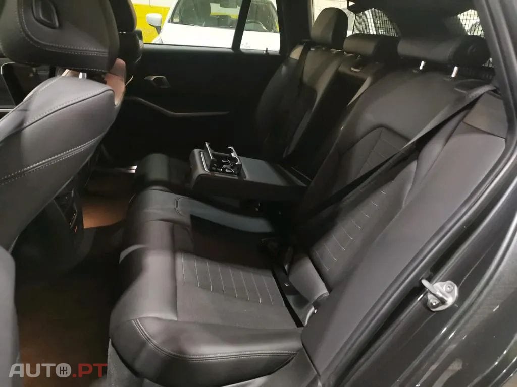 BMW 320 e Touring Corporate Edition Auto