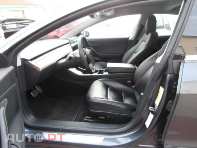 Tesla Model 3 Standard Range Plus RWD