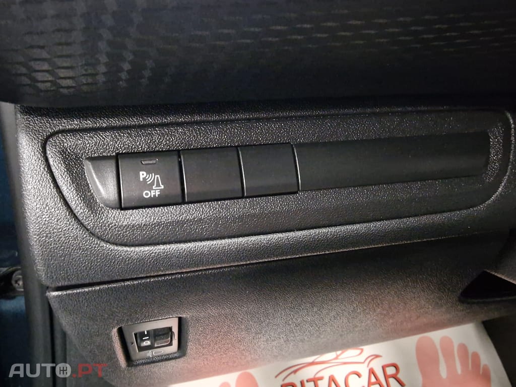 Peugeot 2008 1.2 PURETECH STYLE
