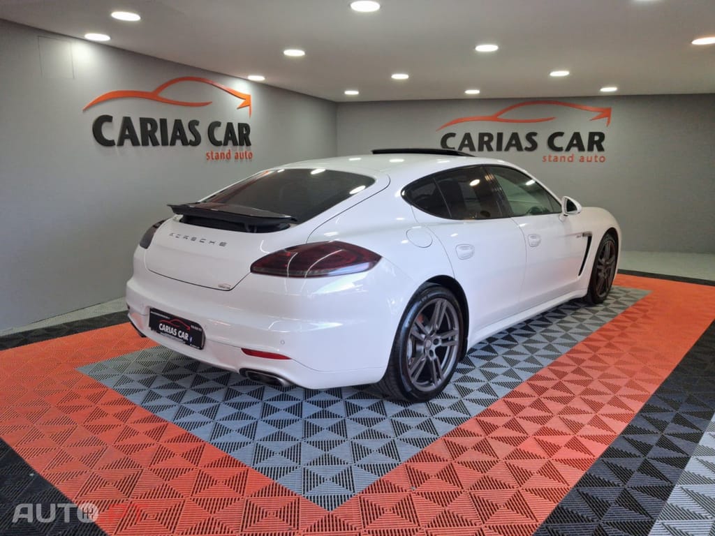 Porsche Panamera 3.0 V6 platinum edition
