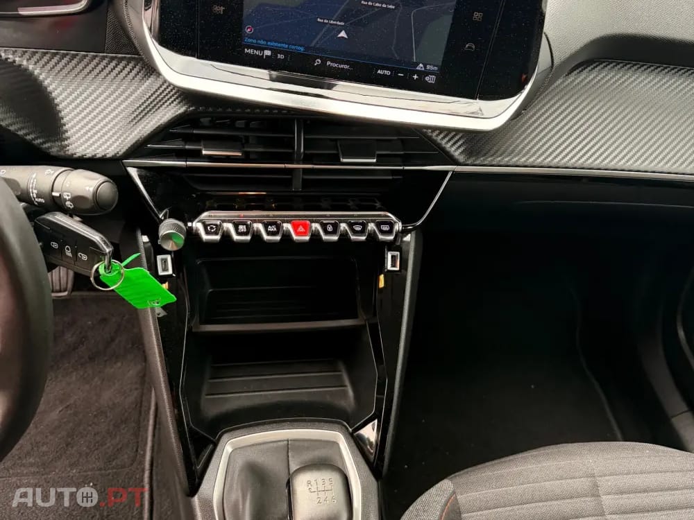 Peugeot 2008 1.2 PureTech Active Pack — fotografia 18