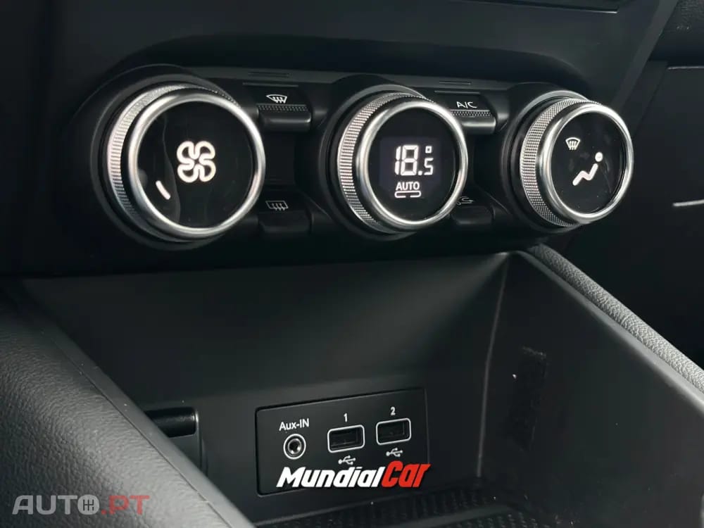 Renault Captur 1.6 Hybrid E-Tech Intens