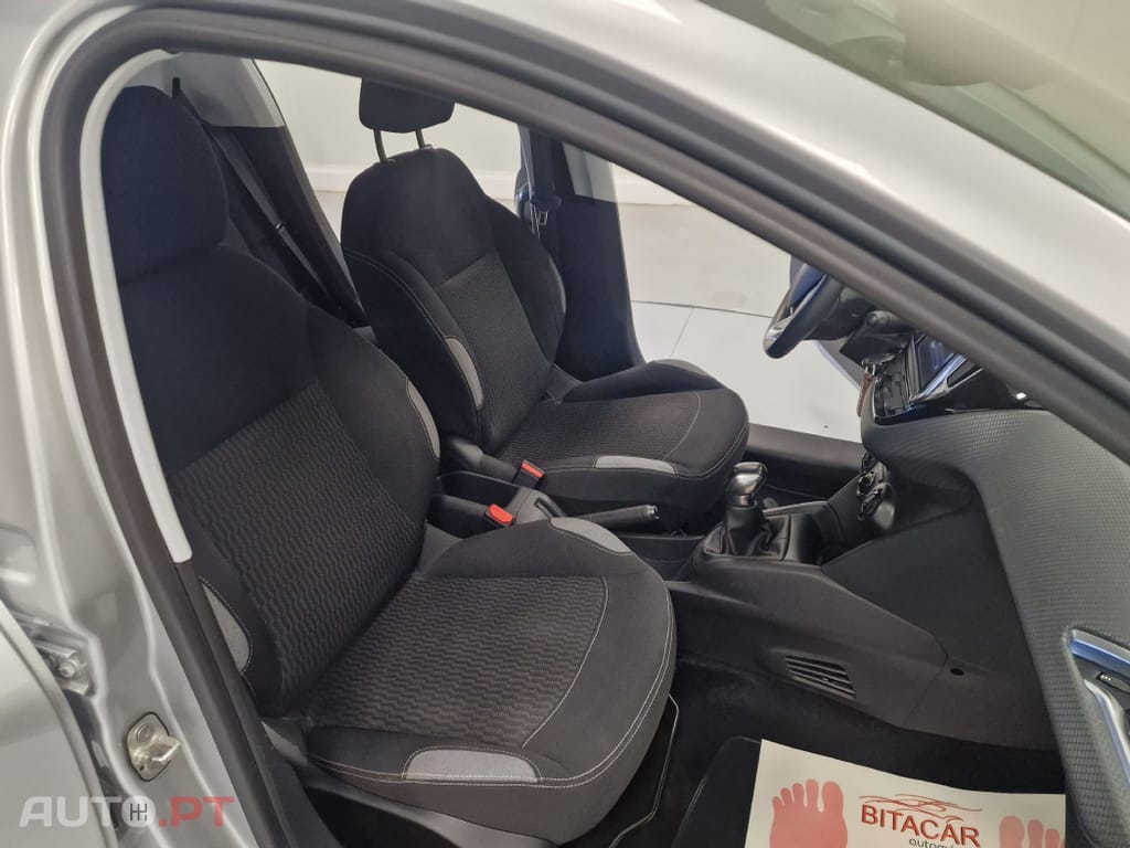 Peugeot 208 1.2 STYLE