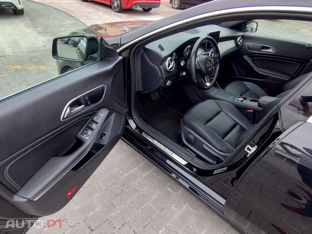 Mercedes-Benz CLA 200 D Urban Aut