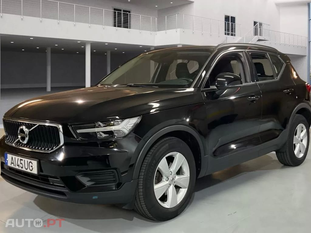 Volvo XC40 1.5 T2 Momentum Core