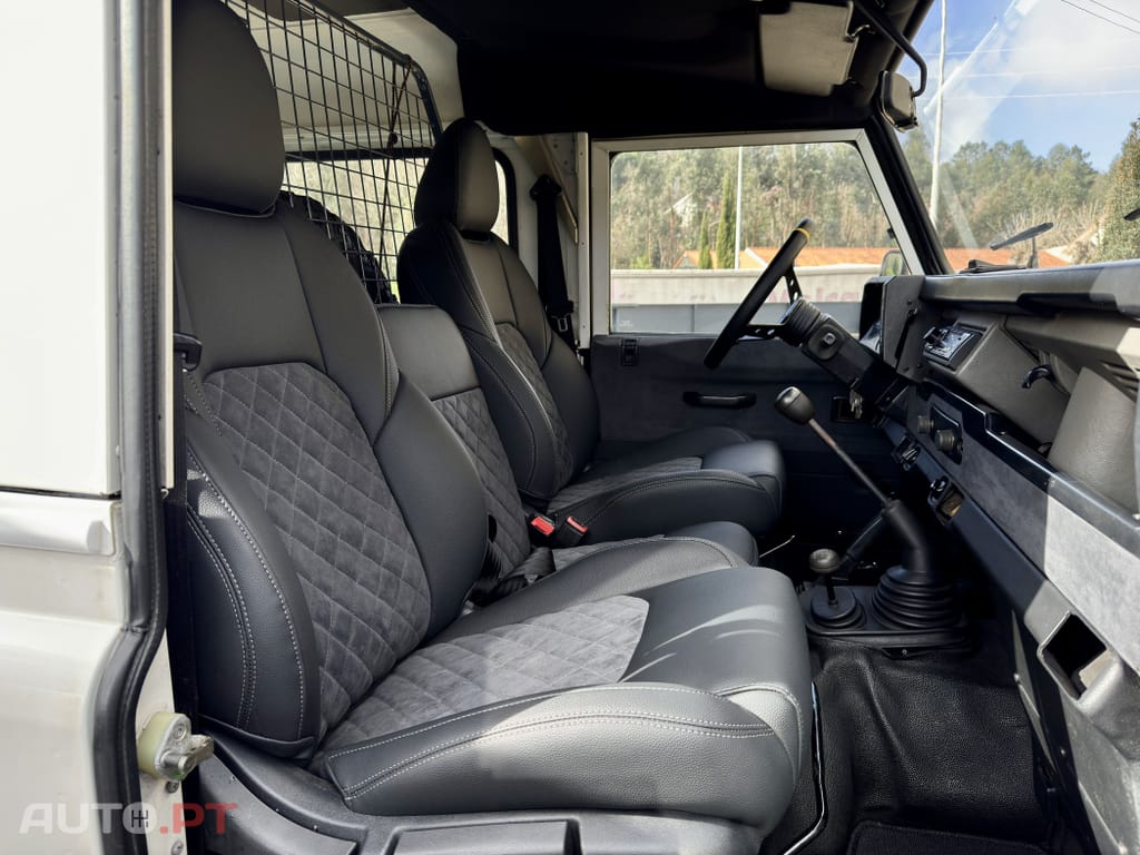Land Rover Defender 90 2.5 TD5 Metal Top