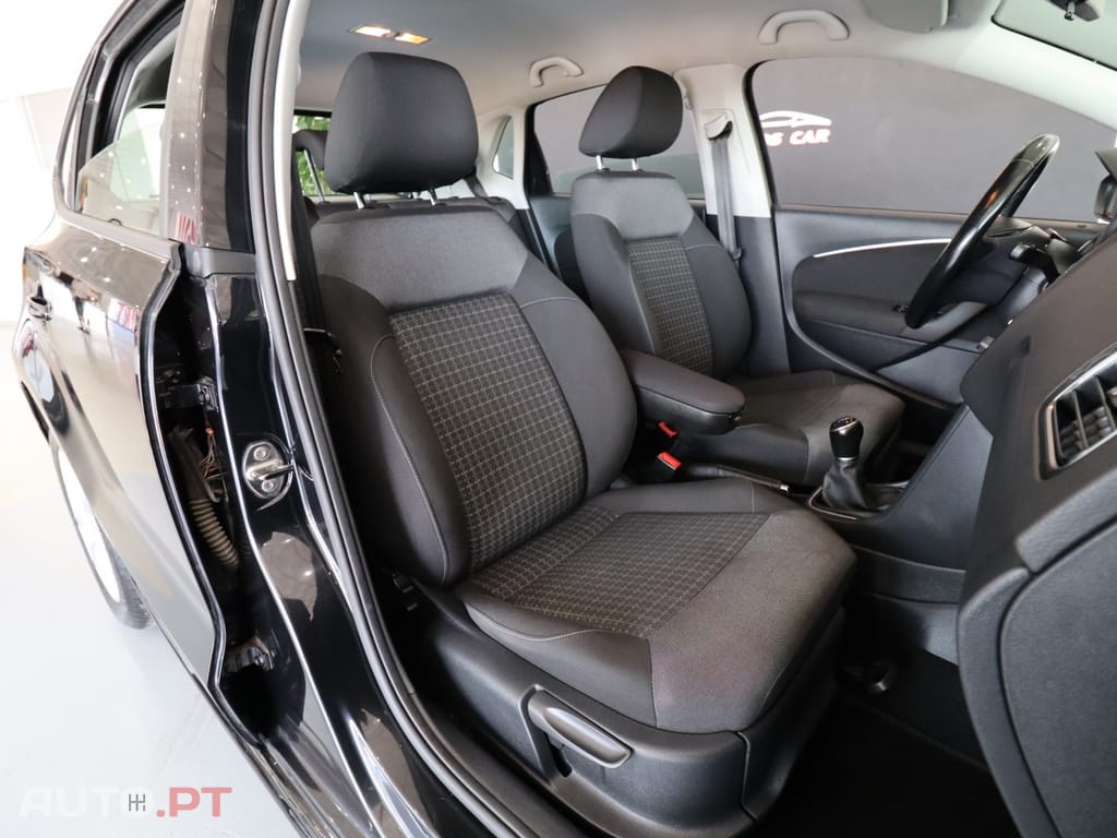 Volkswagen Polo 1.0 Confortline