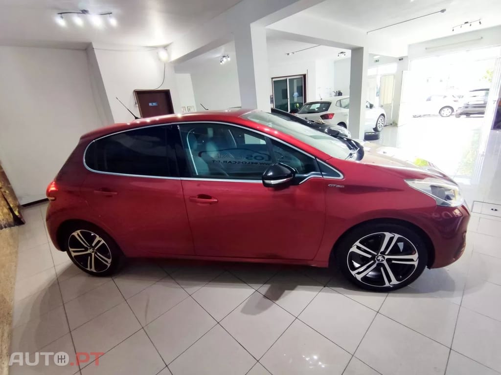 Peugeot 208 1.2 PureTech GT Line EAT6