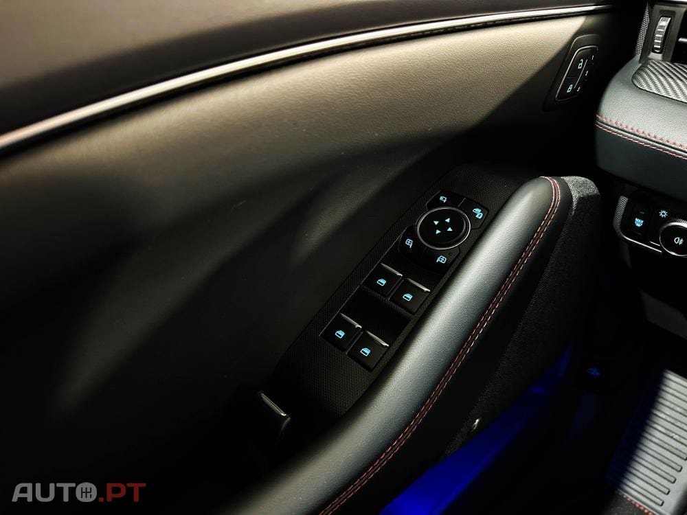 Ford Mustang Mach-E AWD PREMIUM