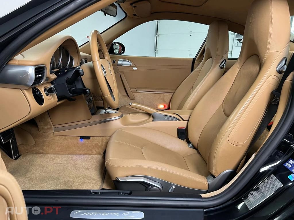 Porsche 911 Carrera 4S Coupe Tiptronic