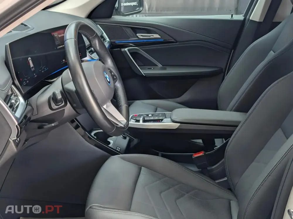 BMW X1 xDrive25e xLine — fotografia 37