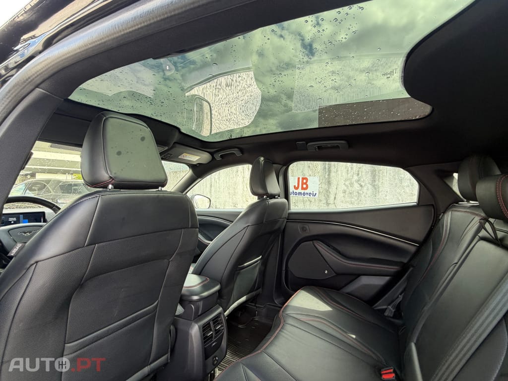 Ford Mustang Mach-E 75.7 kWh Premium AWD