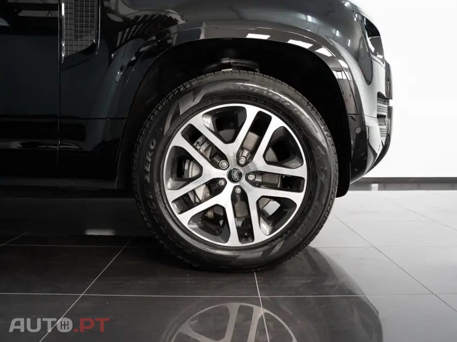 Land Rover Defender 2.0 P300e 110 AWD X-Dynamic HSE