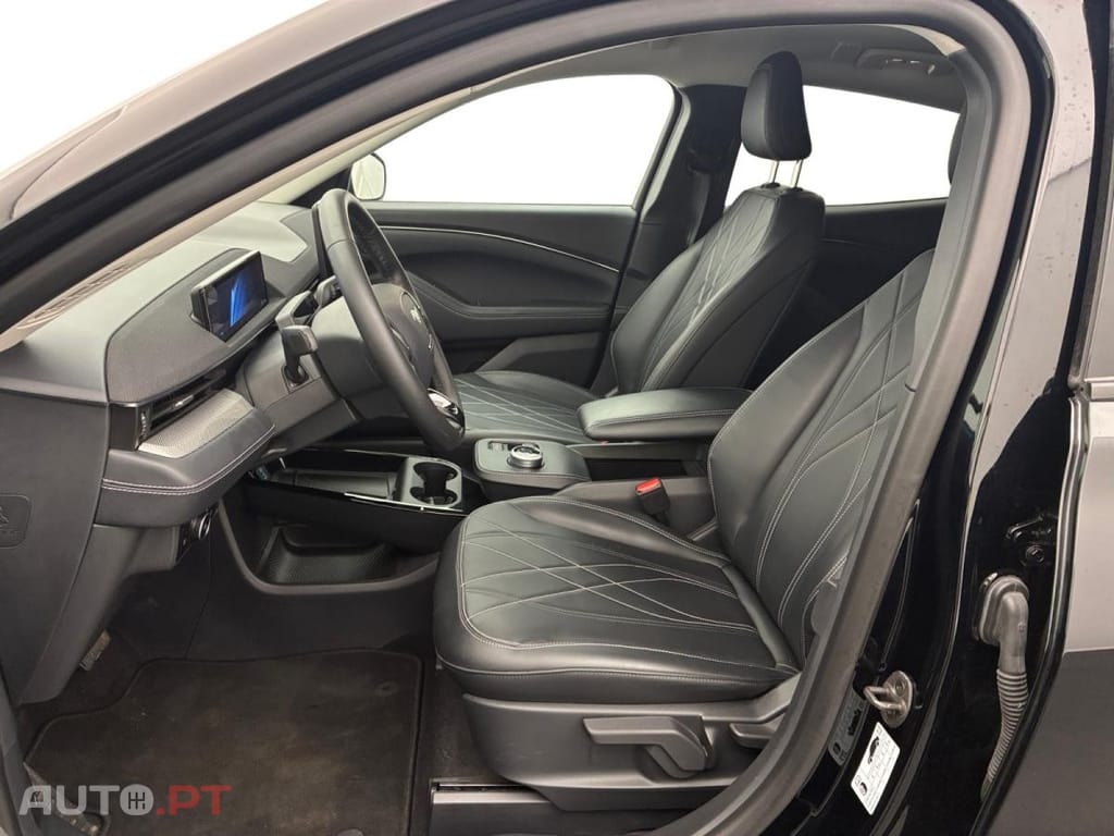 Ford Mustang Mach-E Standard Range