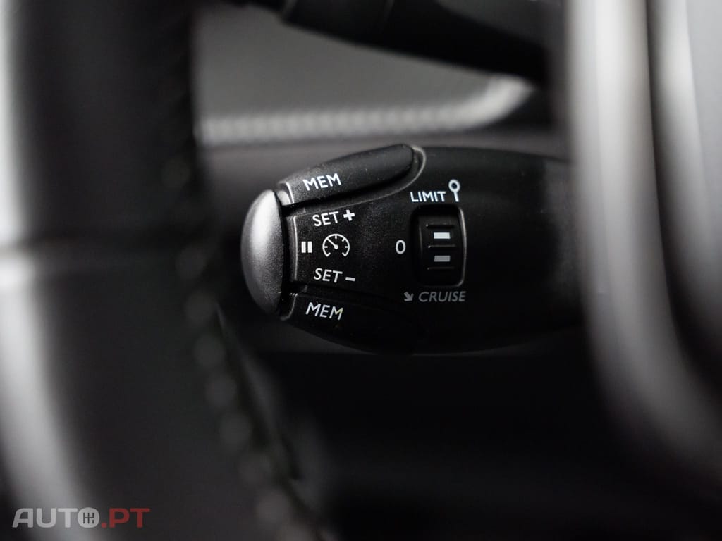 Peugeot 2008 1.2 PureTech Active Pack