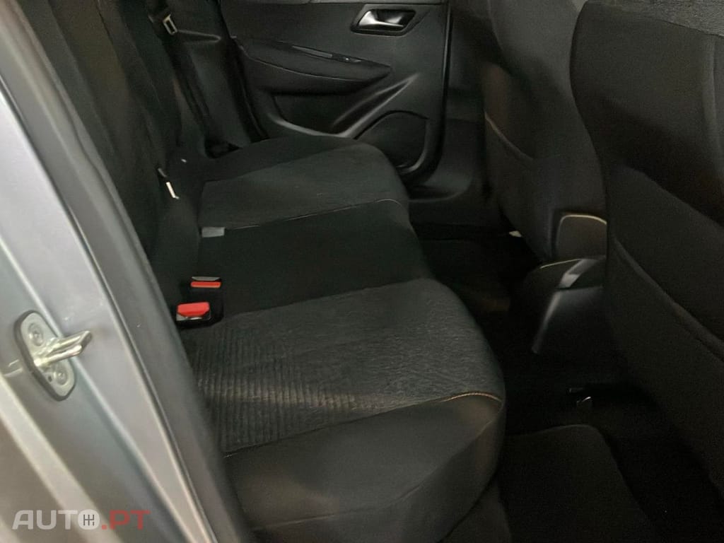 Peugeot 208 1.2 Hybrid Allure e-DCS6