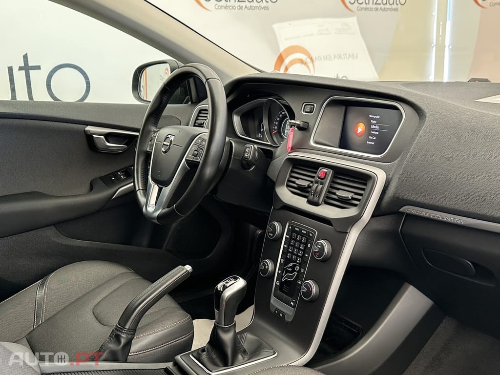 Volvo V40 Cross Country 2.0 D3 Momentum